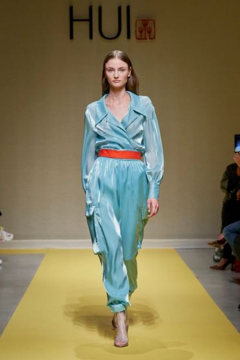 1221_paula-cioltean-show-hui-ss22-milan